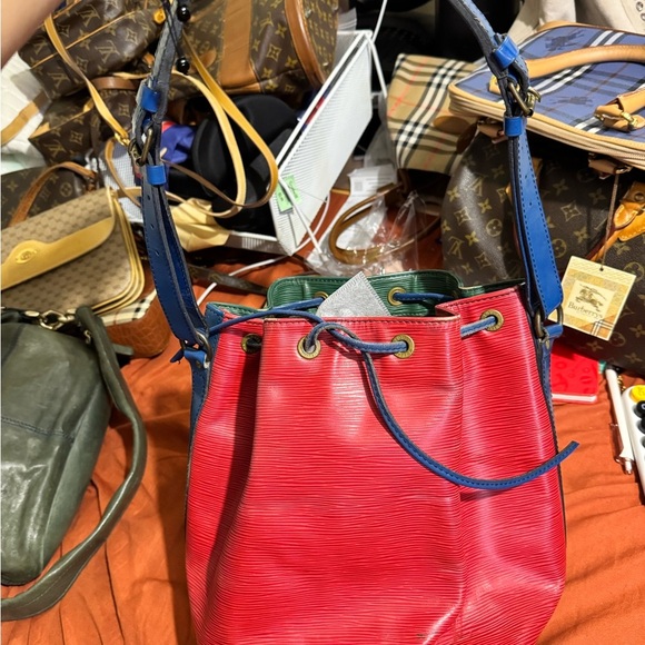 Louis Vuitton petite NoeRed and Blue Designer Women's Bag - Picture 1 of 12